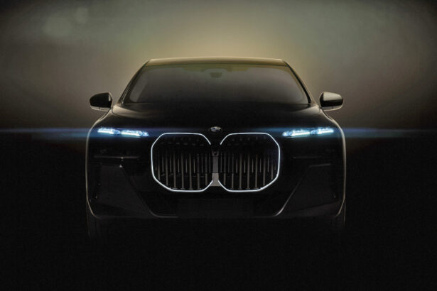 New 2022 BMW i7: 600bhp EV luxury saloon coming on 20 April