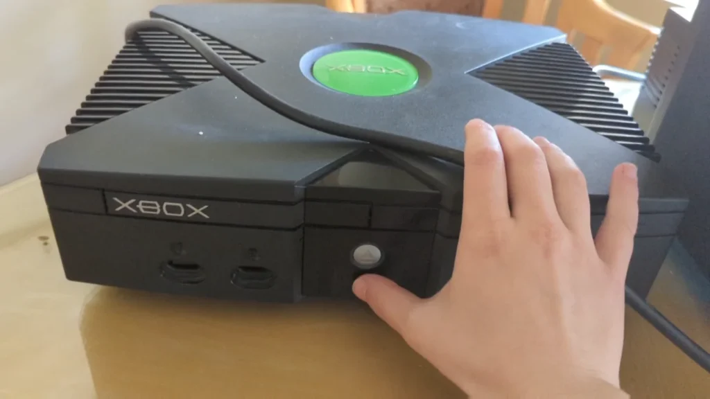 FIXED: Xbox One turns on then off instantly