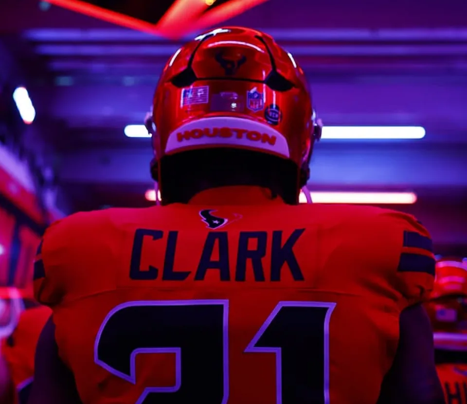 Damone Clark